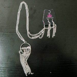 Paparazzi set (earring/necklace)